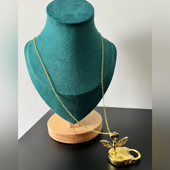 Harry Potter Jewelry β¨ WingKey and Lock Golden Necklace - Picture 3 of 3